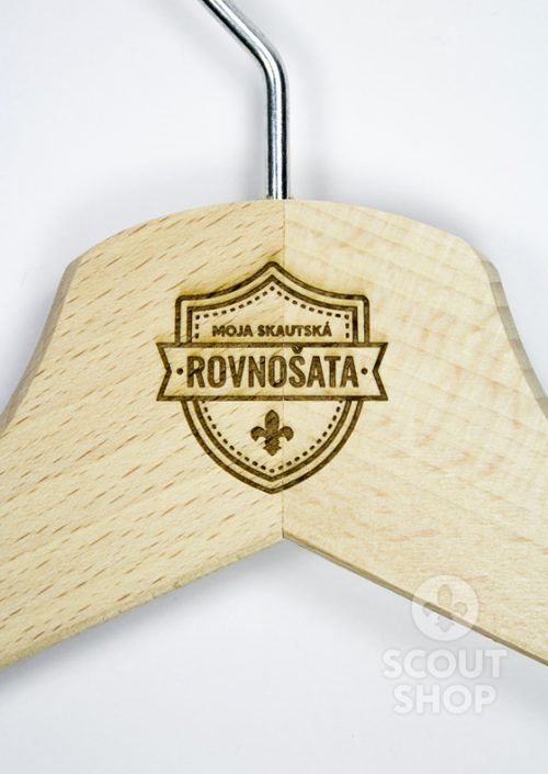 Drevený vešiak