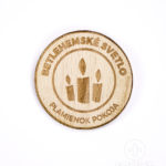 scoutshop-odznak-dreveny-betlehemske-svetlo-plamienok-pokoja